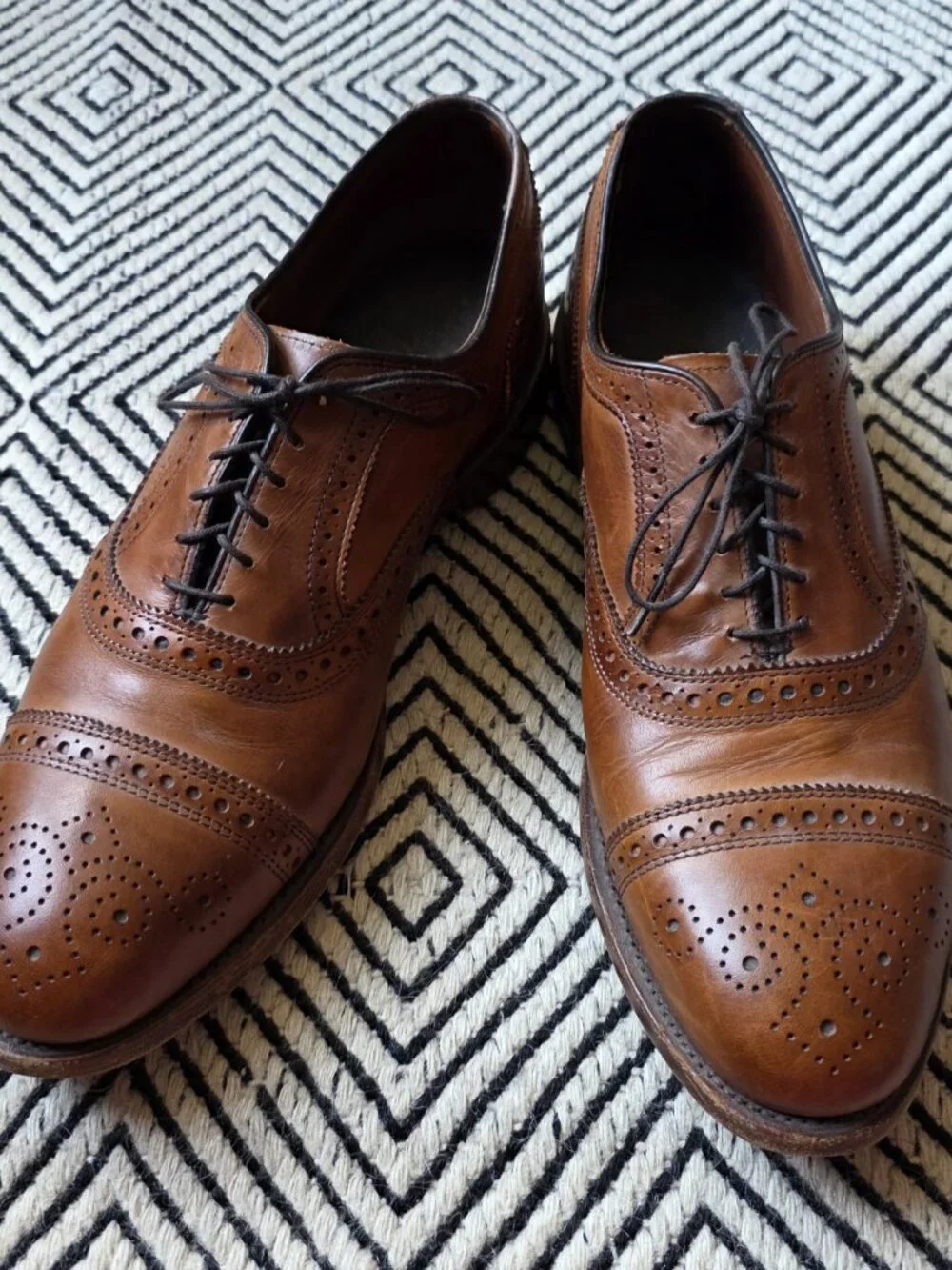 Size 10 Allen Edmonds Men's Strand Cap-Toe Oxford Brown Calfskin Dress Shoes